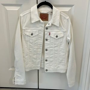 Women’s Levi’s White Denim Jean Jacket Coat Size Small NWOT